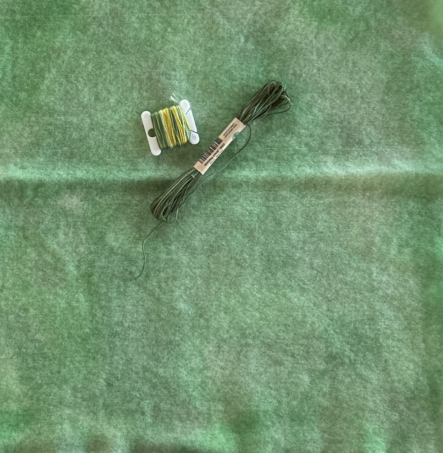 GARDEN MINT Hand Dyed Fat Eighth and Coordinating Threads