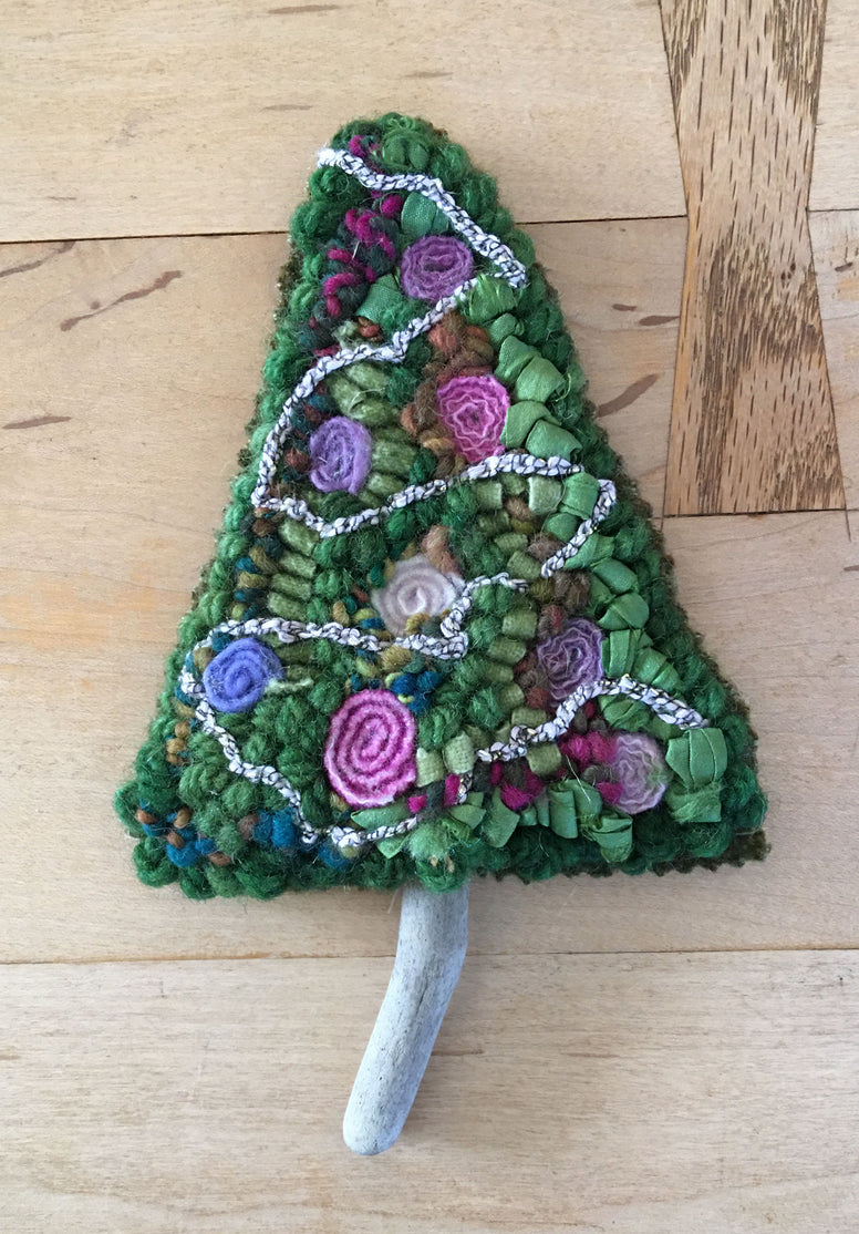 CHRISTMAS TREE Green Ornament, A Rug Hooking Kit